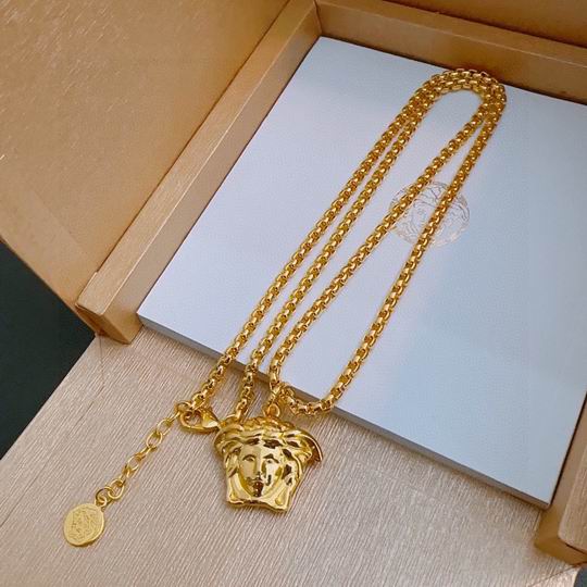 Versace necklace 11lyh102